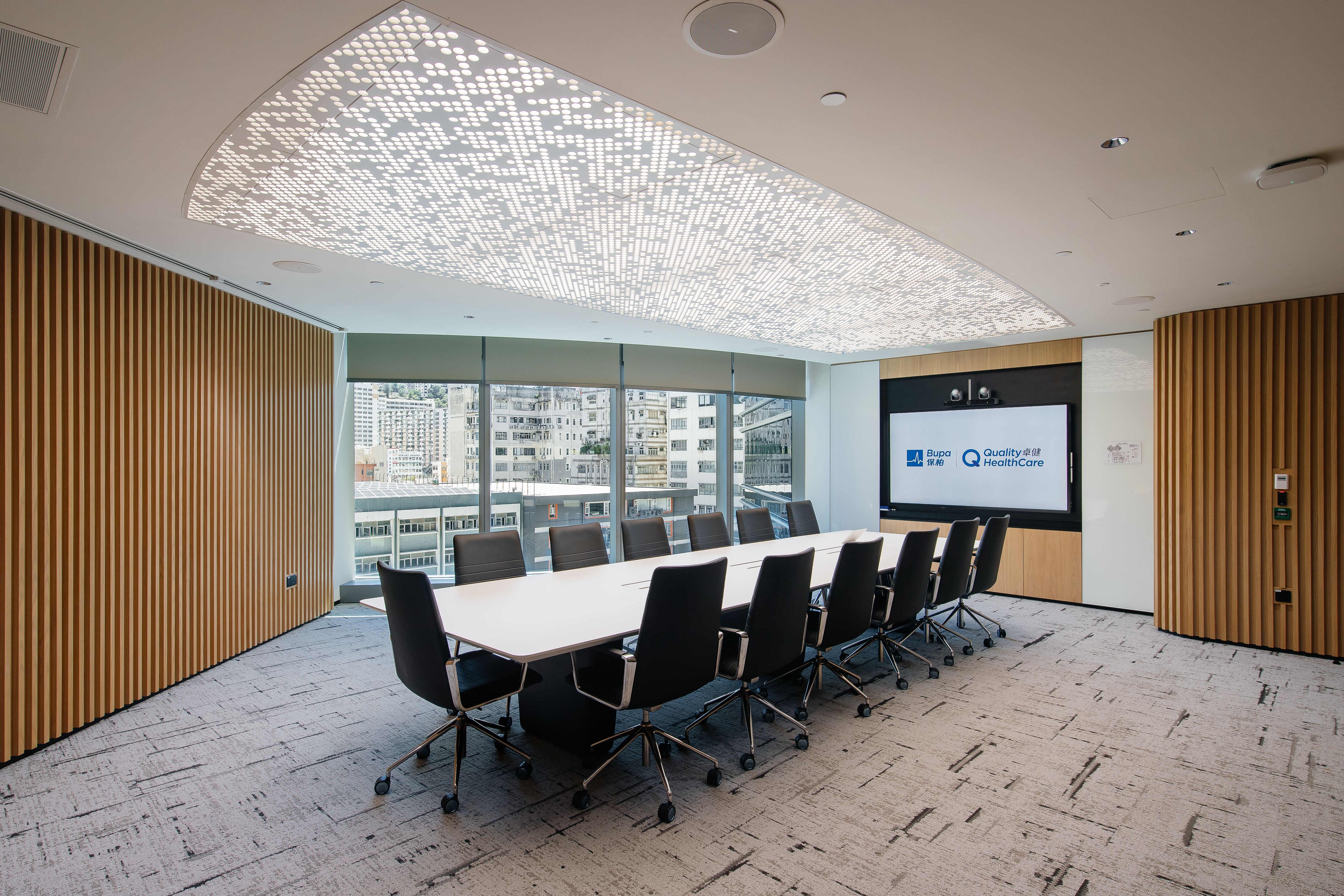 尖端科技和灵活的空间实现深度协作; 创造更流畅、高效和激发创意的工作体验。